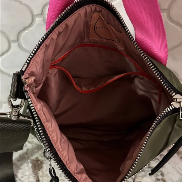 ShortyLOVE Amuse Olive Green Tote with Bright Pink Handle Accent - Picture 3 of 8